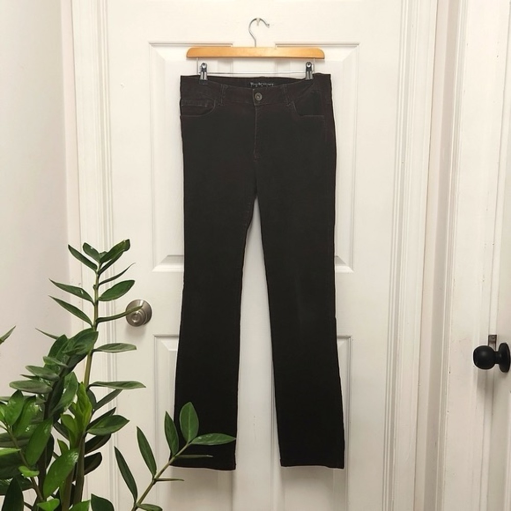 $30 ROAD RUNNER JEANS SIZE 10
